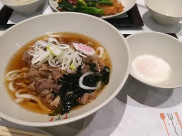 壽喜燒牛肉溫泉蛋烏冬