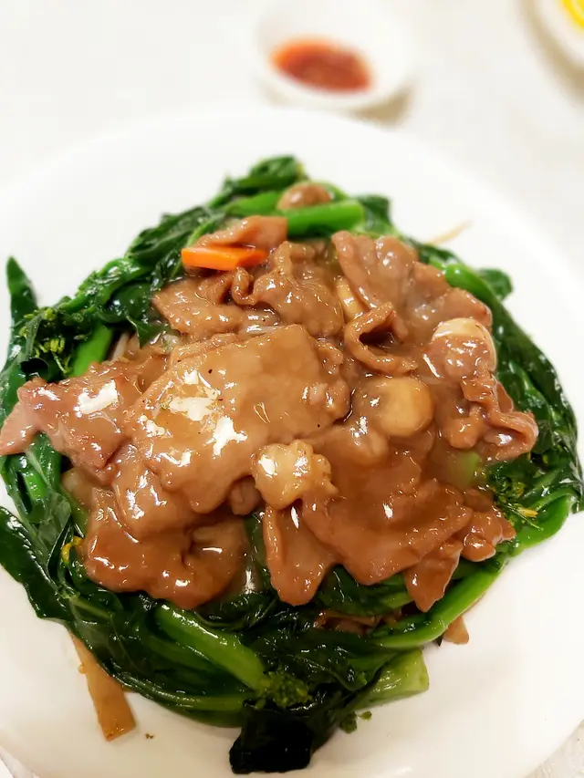 時菜牛肉炒河粉