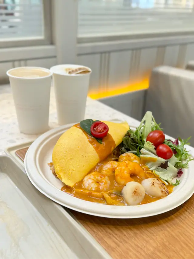 甘荀汁帶子鮮蝦蛋包飯