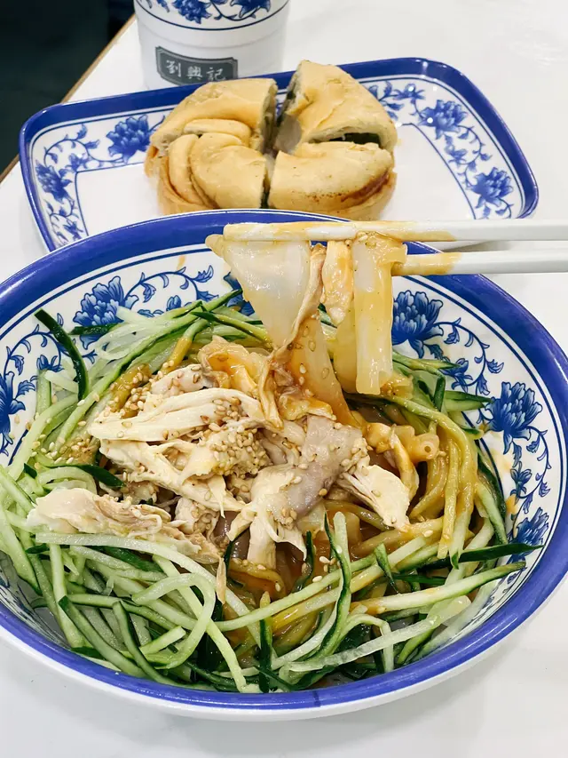 麻醬手撕雞絲粉皮