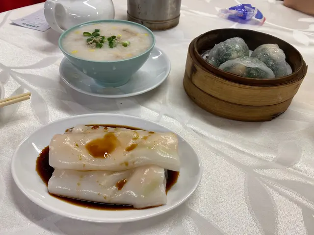 金栗肉碎粥、鮮蝦菜苗餃、韮王鮮蝦腸粉