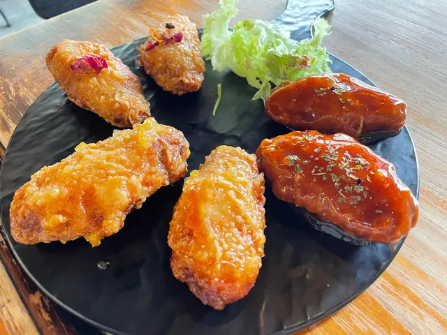 雞翼仲係三重奏