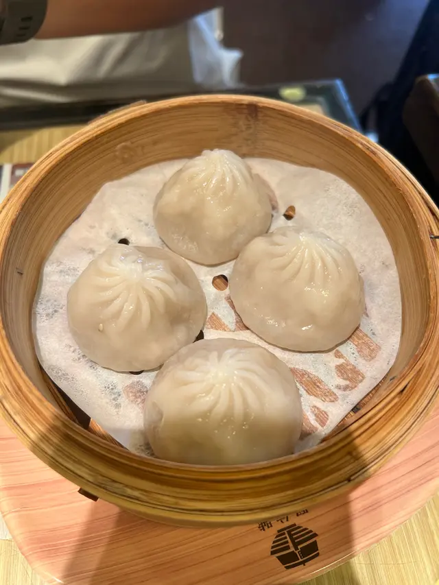 灌湯小籠包