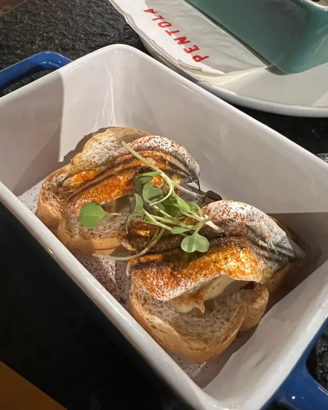 白鯷魚茄子蓉多士