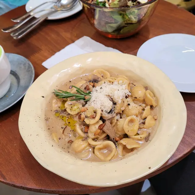 松露油忌廉大啡菇貓耳朵