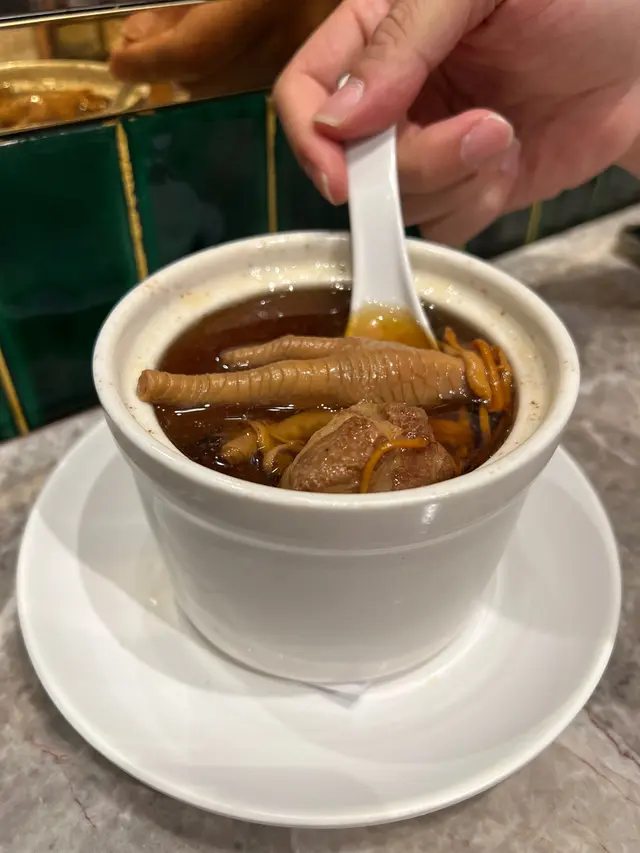 雲腿雞腳燉花膠