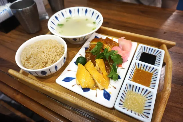 黑白雞飯