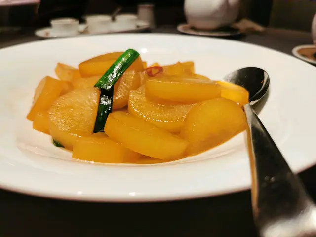 值得一讚的一道菜, 看似平平無奇,採取高山蘿蔔,蘿蔔似浸泡過,十分清甜,肉汁炆煮,入味,重點, 沒有渣。