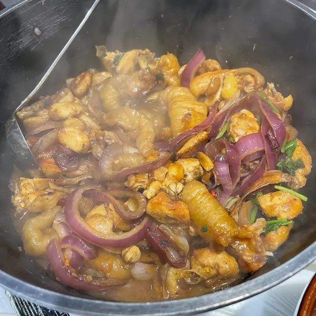 金玉麻辣花雕雞煲