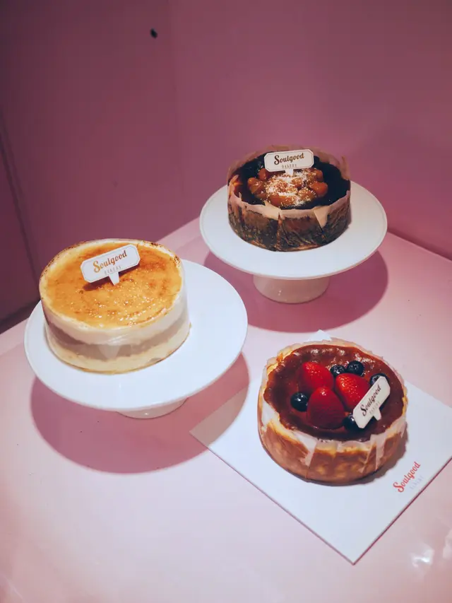 Creme Brulee Taro Basque Burnt Cheesecake