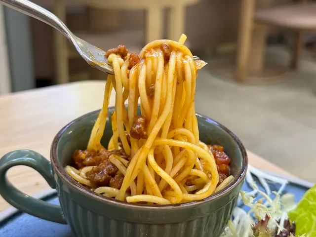 牛肉醬意粉掛上香濃的肉醬