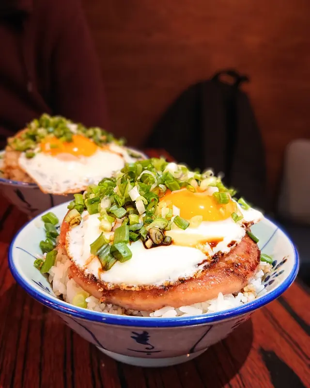餐肉脆邊蛋豬油飯