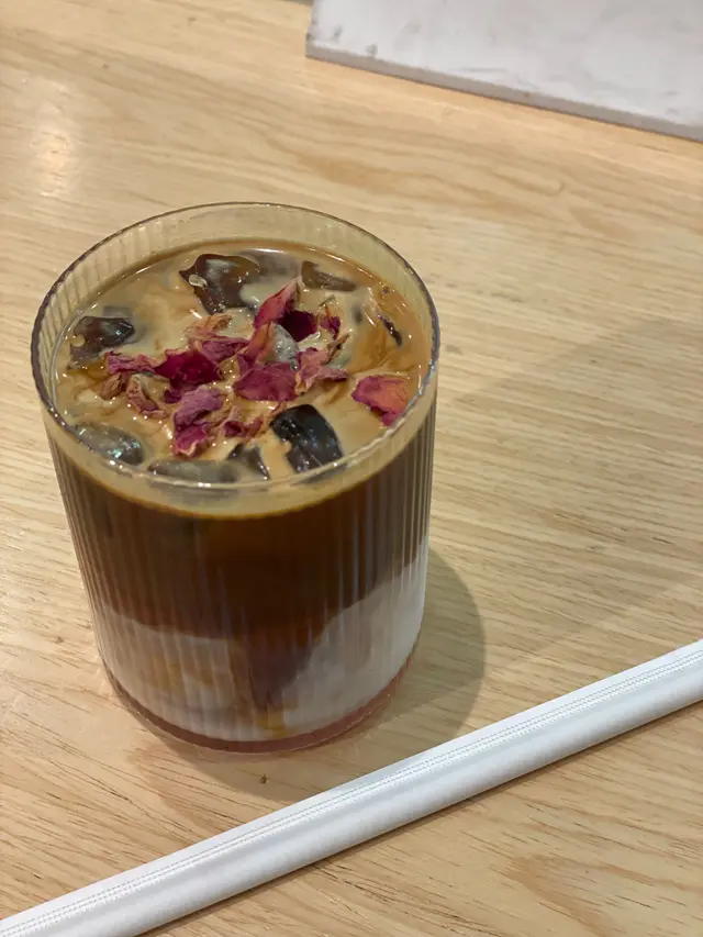 iced rose latte