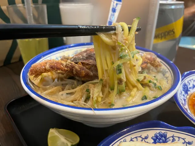 原隻炸軟殼蟹蜆肉無味精椰爺秘傳叻沙摻摻