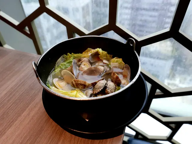 蒜香蛤蜊卜卜蜆湯