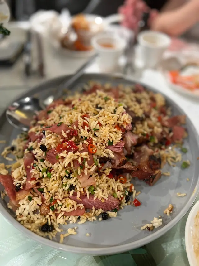 豬手配上炒米通粒重有小米椒
好岩配番支冰凍啤酒🍻
好香口令人不停密密食