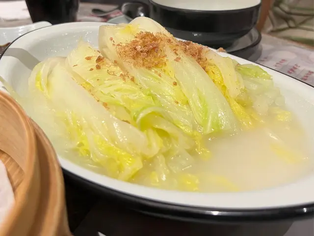 腿茸奶湯津白