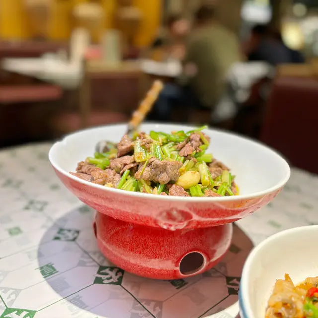 茶油土芹菜炒黃牛肉