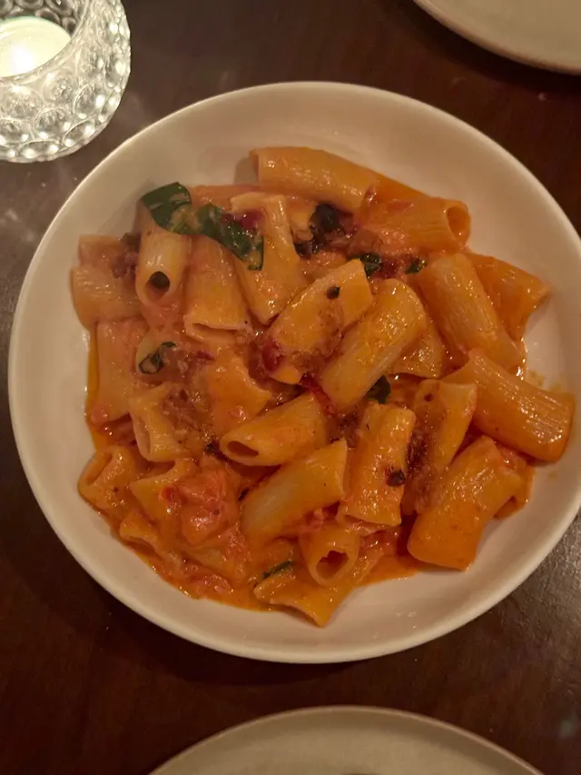 Frank's famous spicy rigatoni alla vodka