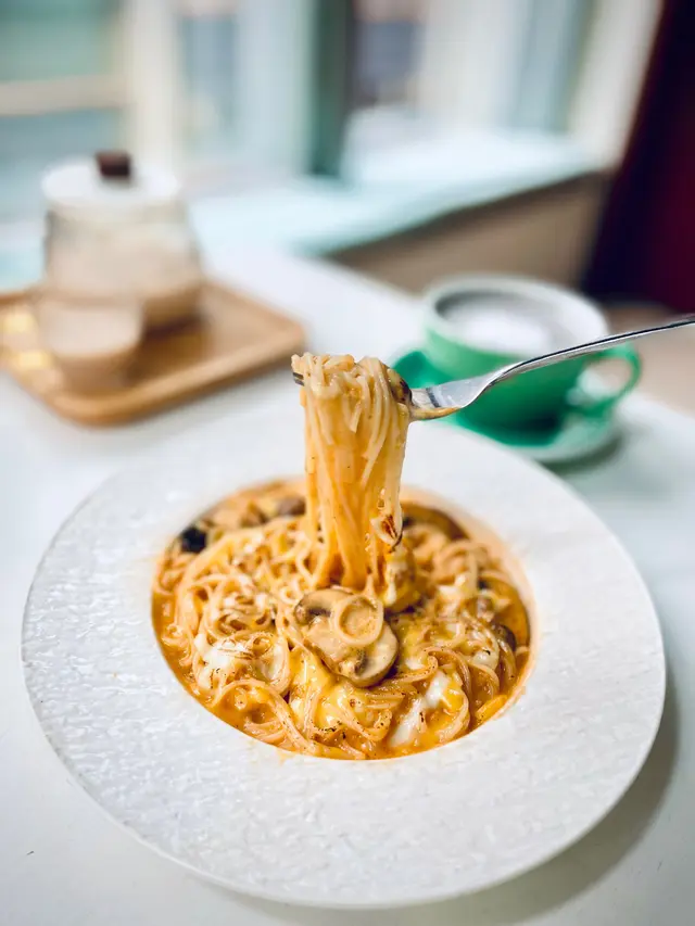 秘製茄汁搭配三重奏芝士天使麵