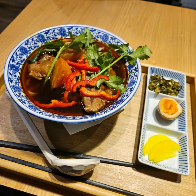 牛肉麵（粗麵）