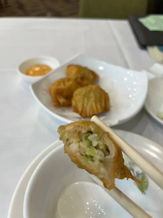 餡料用了豬肉，蝦，菜