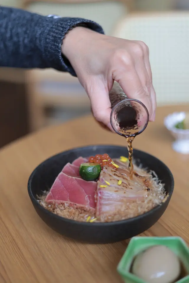 醬油漬吞拿魚茶泡飯