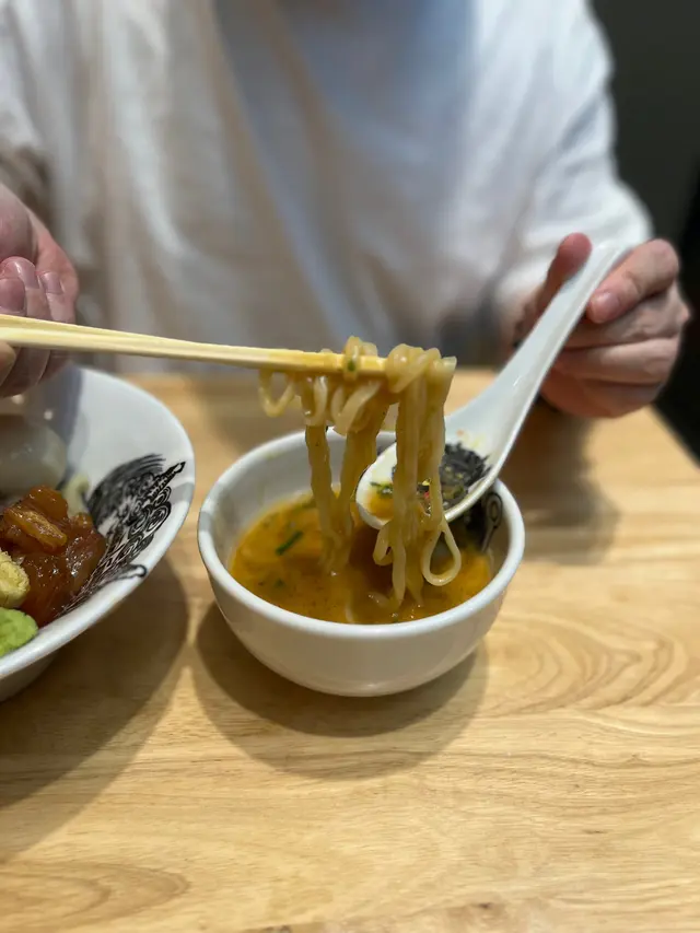 味玉辣麻牛骨沾麵