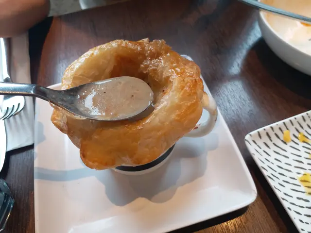 酥皮黑松露忌廉野菌湯