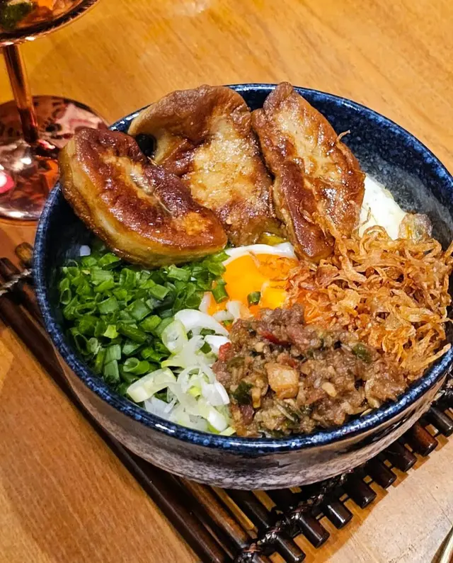 老闆娘鵝肝煎蛋XO醬撈飯