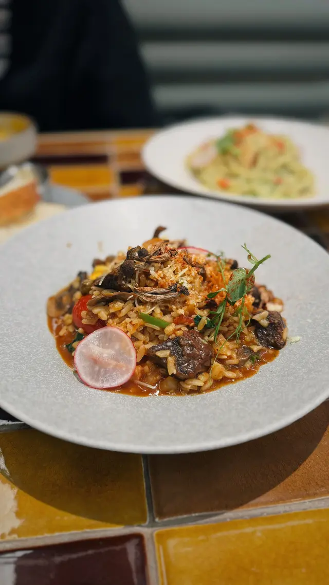 慢煮紅酒燉牛面肉菠菜意大利飯