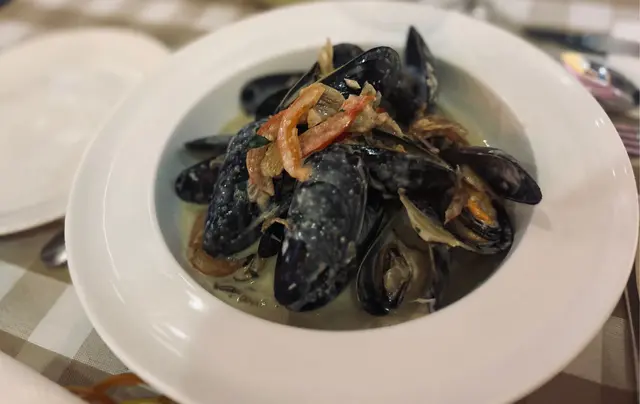 青口配茴香酒忌廉汁