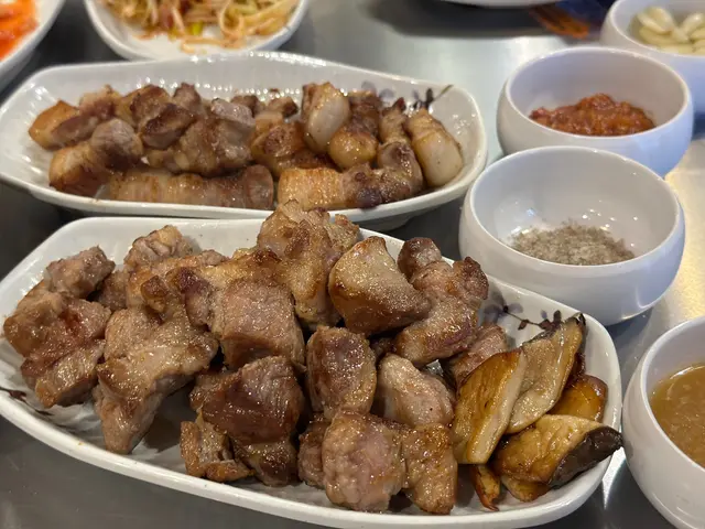 烤豬肉套餐 (五花肉＋豬頸肉) 