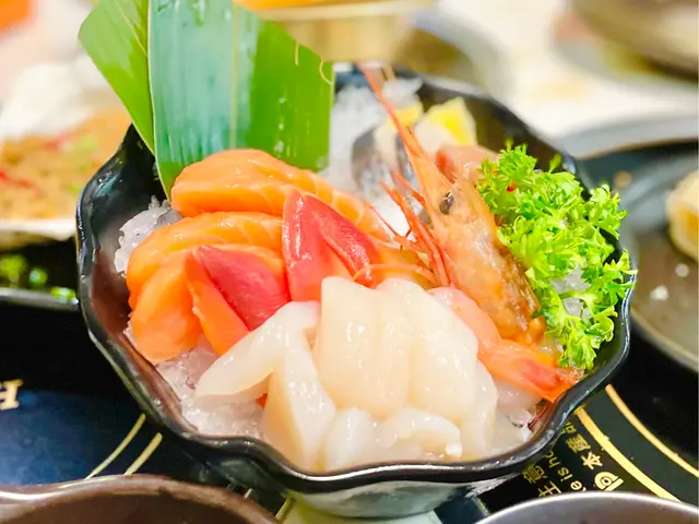 刺身嘅選擇就有三文魚、希靈魚赤蝦赤貝北寄貝同埋北海道帶子,🍣每一款個肉質都係中等偏厚,而且最緊要當然係新鮮同埋鮮甜,最愛都係三文魚同埋北海道帶子始終份量真係零舍慷慨而且鮮味源源不絕🍣
