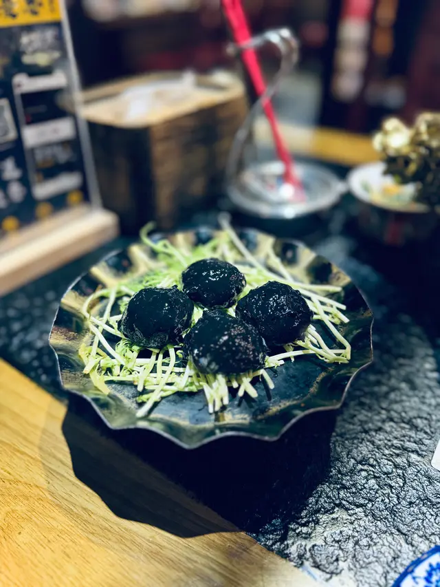 手打鵝肝墨汁墨魚丸