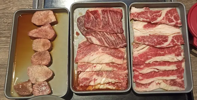 厚切牛舌心、牛小排+牛胸腹、美國黑安格斯牛頸脊+牛胸腹