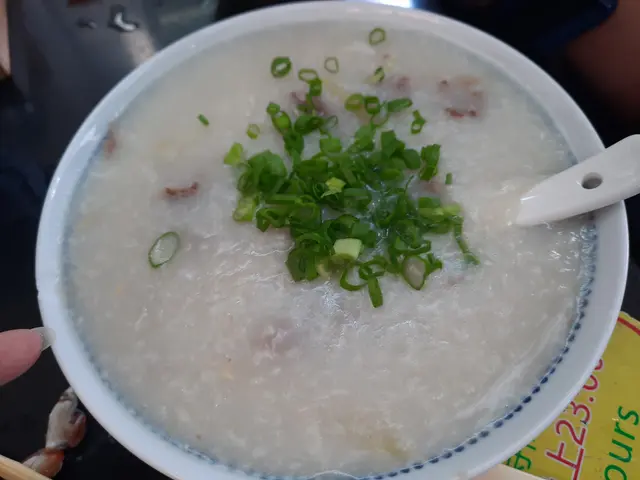 窩蛋牛肉粥