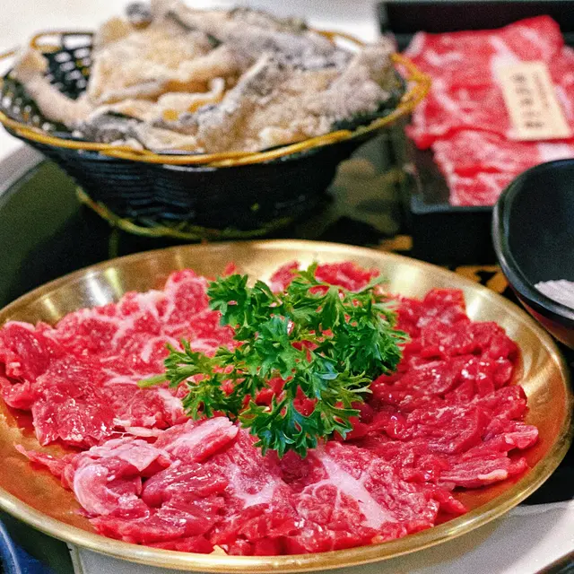 本地手切騸古牛刀工細緻,肉質鮮美🥩