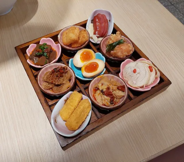 初遇小食拼盤