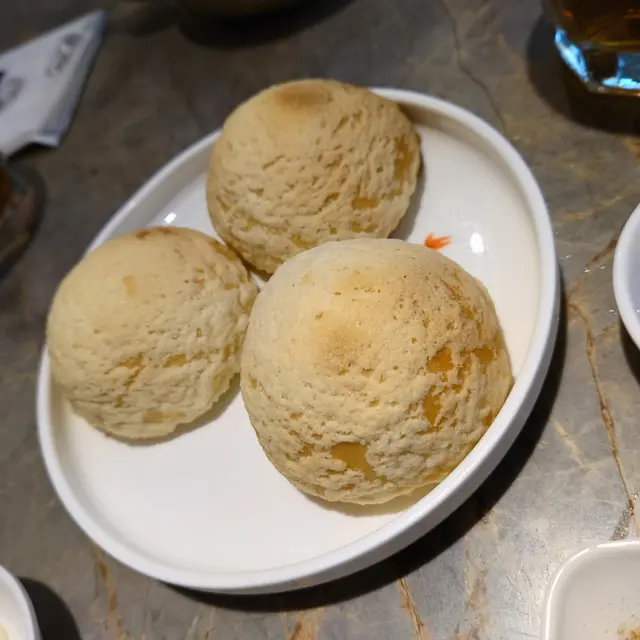 酥皮叉燒包 - Crispy BBQ Pork Bun