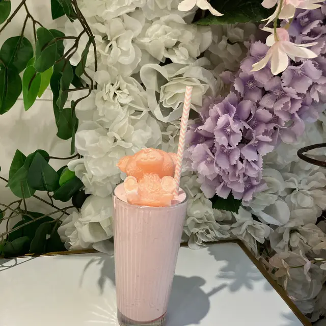 小熊粒粒草莓牛奶