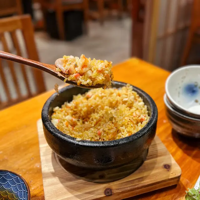 櫻花蝦海鮮炒飯