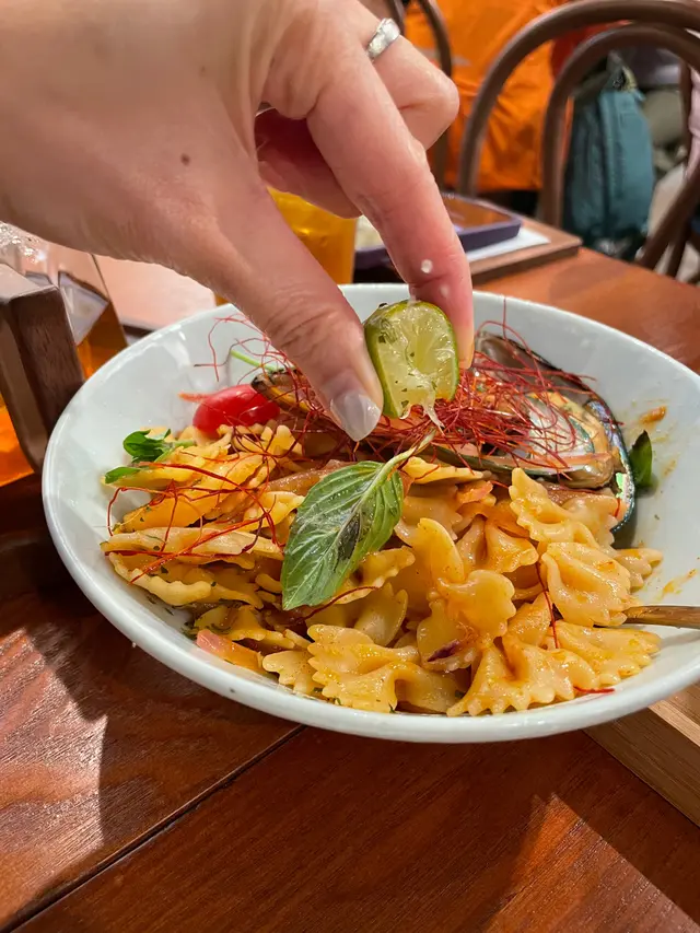 冬蔭青口海鮮蝴蝶粉