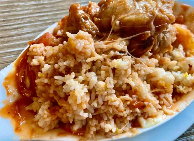芝士焗鮮茄醬豬扒飯