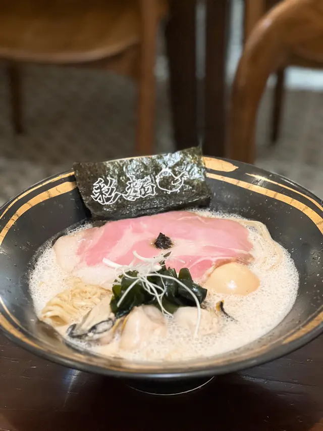 特濃雞白湯蠔叉燒拉麵