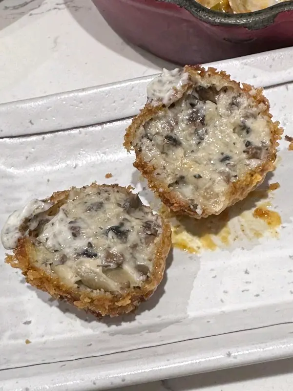 炸黑松露蘑菇球