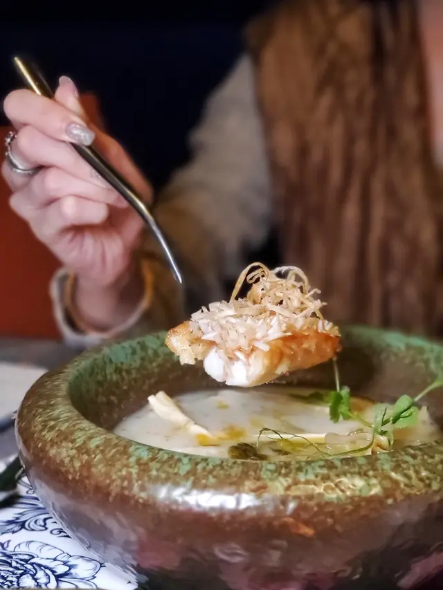 鹹酸菜·奶油濃魚湯生煎麒麟魚