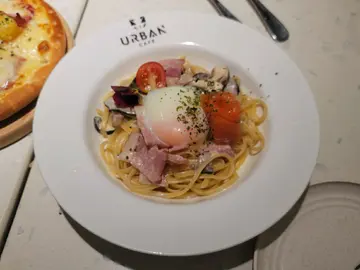 烟三文鱼温泉蛋卡邦尼扁意粉
