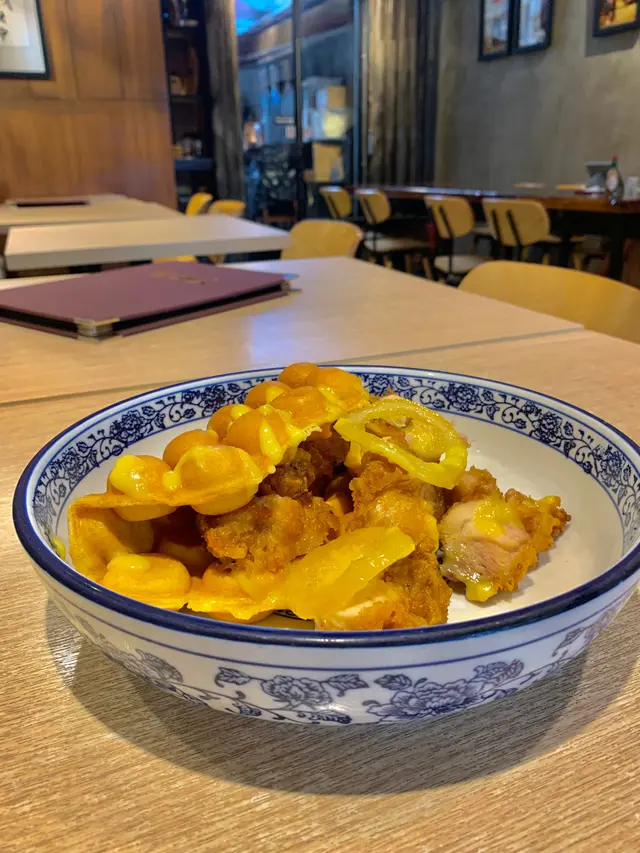 雞蛋仔與雞 配 西檸汁