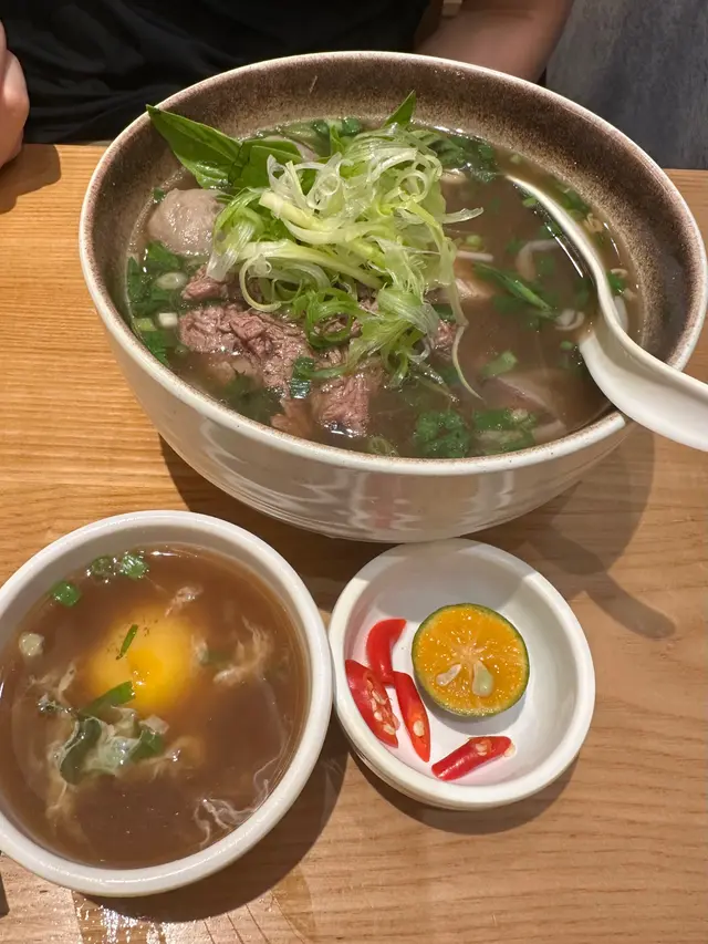 招牌牛肉三拼湯河粉